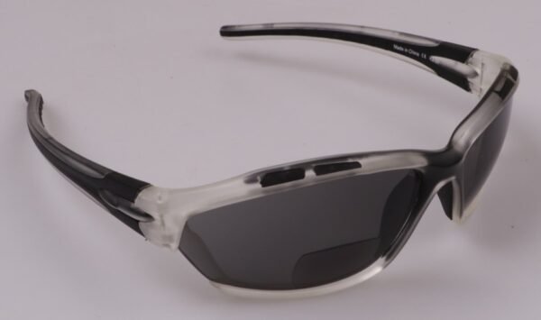 polarized eyewear with magnifier