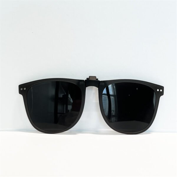 Ultra Light TR90 Clip On with Polarized TAC lenses Sunglasses Easy Carry Pocket Size