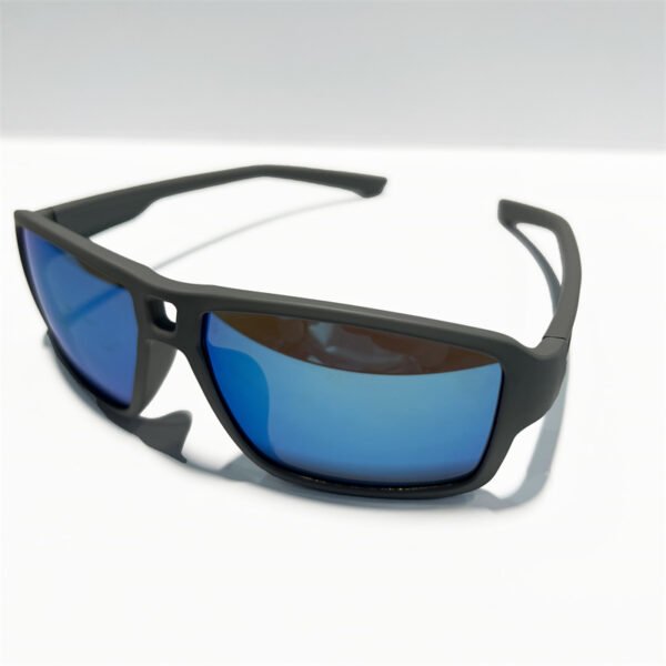Pro Golf Sport Sunglasses Polarized Reduce Glare From Grass Water Lightweight Flexible Frame for Golfing