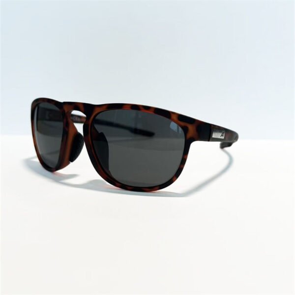 微信图片_20260806143425_458_1 AllPurpose Golf Sports Sunglasses TAC Polarized UV Protection SweatResistant Ideal for Golf Driving Outdoor